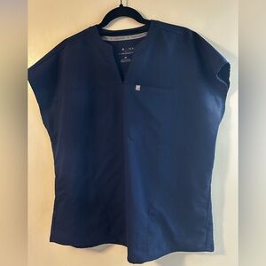 Fabletics Women’s Evolve Navy Scrub Top